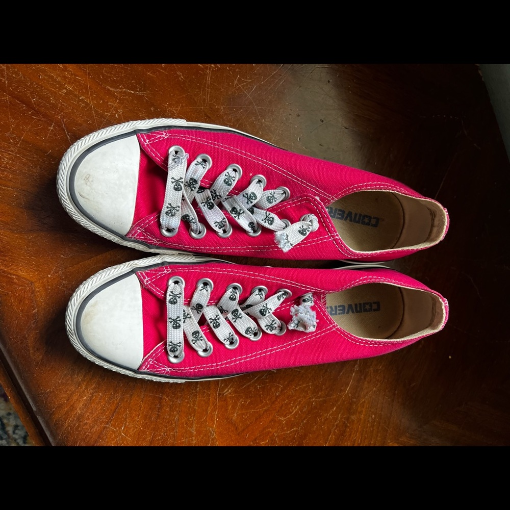 Converse bright pink all star